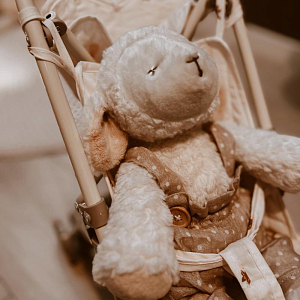 Мягкая игрушка Mrs. Ertha "Овечка Mrs. Polly", кремовая, 31 см